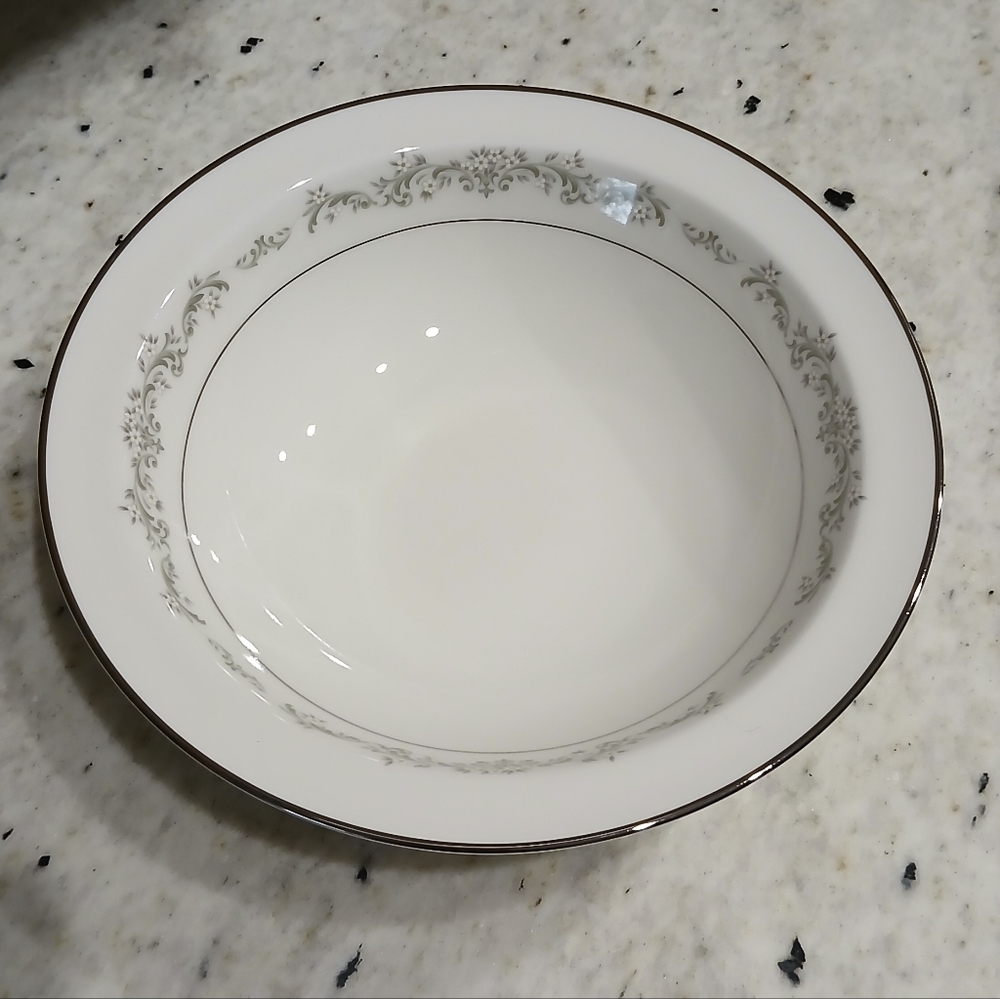 Noritake Parkridge 7561 Vintage Ivory China Japan 10" Round Serving Veggie Bowl